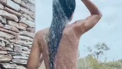 VIDEO / Ines Trocchia, la doccia in topless infiamma il web: lato B da urlo