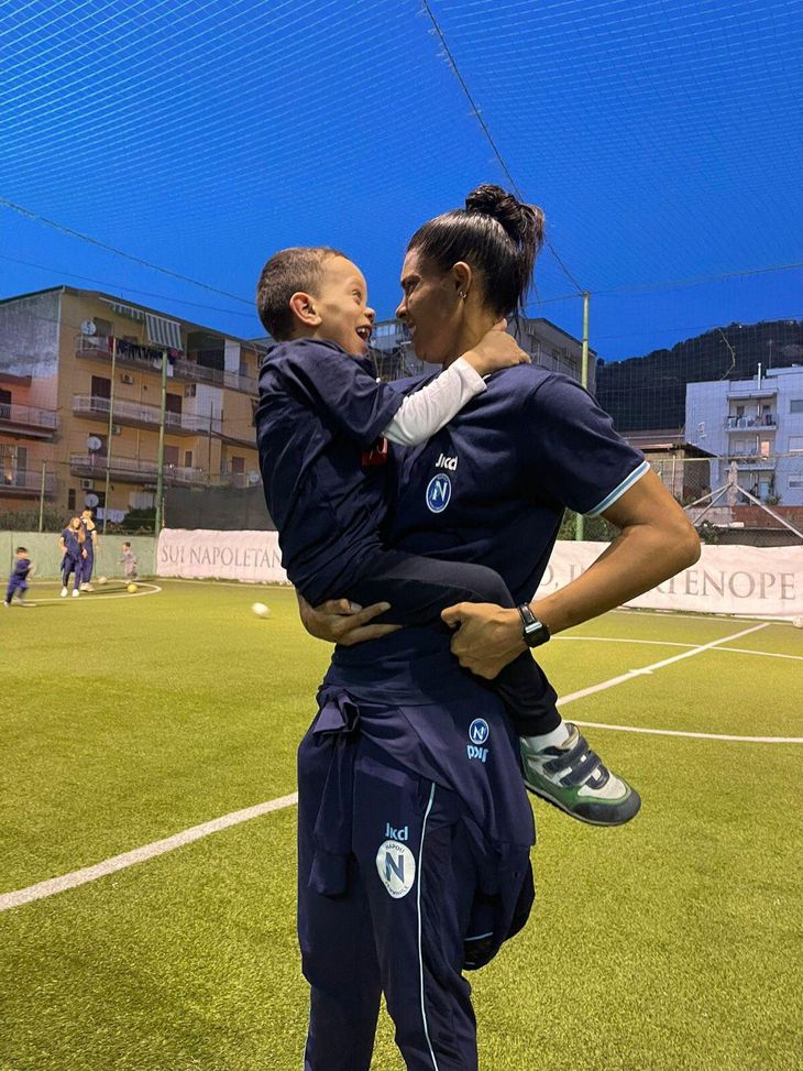Il Napoli femminile, bellissima iniziativa in memoria di Maradona- immagine 2