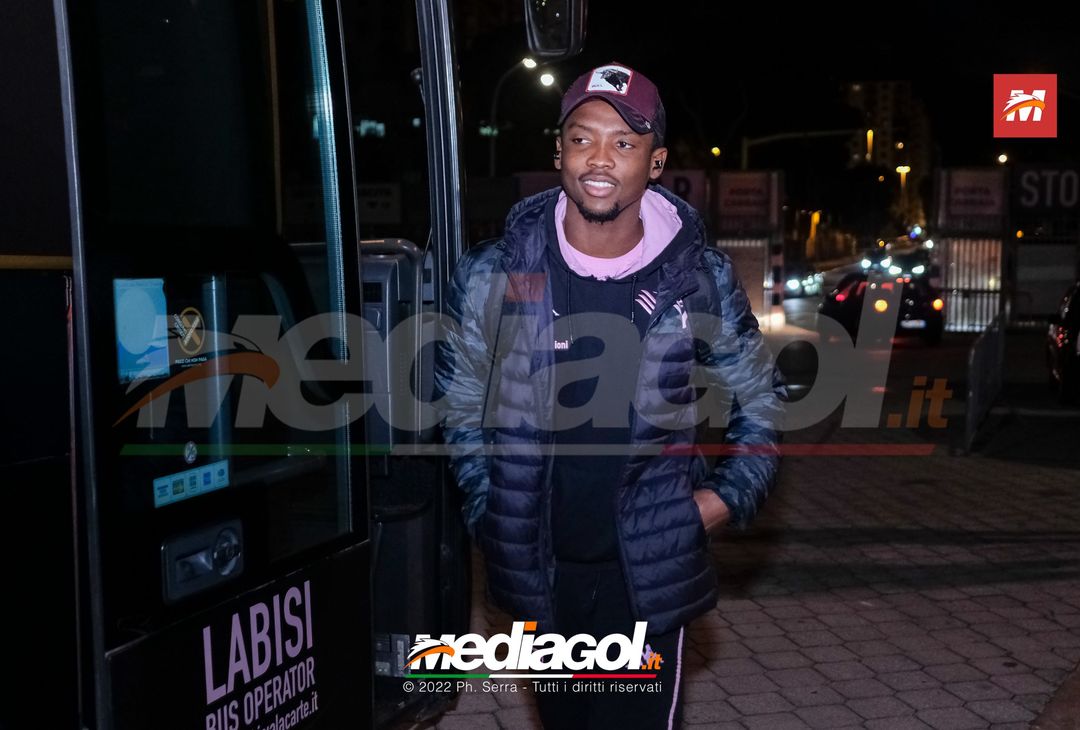 FOTO Perugia-Palermo, i rosanero in partenza dallo stadio “Renzo Barbera” (Gallery) - immagine 20