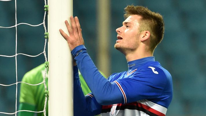 GENOA, ITALY - DECEMBER 22: Karol Linetty of Sampdoria shows his dejection during the Serie A match between UC Sampdoria and Udinese Calcio at Stadio Luigi Ferraris on December 22, 2016 in Genoa, Italy. (Photo by Paolo Rattini/Getty Images) Sampdoria, slitta il rientro di Linetty: le scelte-anti Napoli di Giampaolo - immagine 1