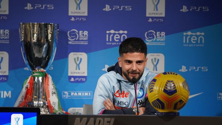 REGGIO NELL'EMILIA, ITALY - JANUARY 19:  Lorenzo Insigne of  SSC Napoli speaks with the media during press conference during an SSC Napoli Press Conference ahead of the Italian PS5 Supercup match between Juventus and SSC Napoli at Mapei Stadium - Citta' del Tricolore on January 19, 2021 in Reggio nell'Emilia, Italy.  (Photo by Claudio Villa/Getty Images) 