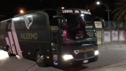 VIDEO Palermo, riecco i rosa al ‘Renzo Barbera’: il rientro della squadra da Salò