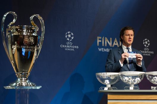 (Photo by Harold Cunningham/Getty Images) Van der Sar: “Che sorteggio di Champions fantastico, tutti club con una storia”- immagine 2