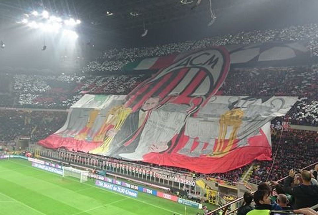  La Curva Sud omaggia Berlusconi per il derby, foto pianetamilan.it 