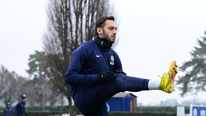 Inter, Calhanoglu torna al volante. Infortunio alle spalle, già titolare col Verona? - immagine 1