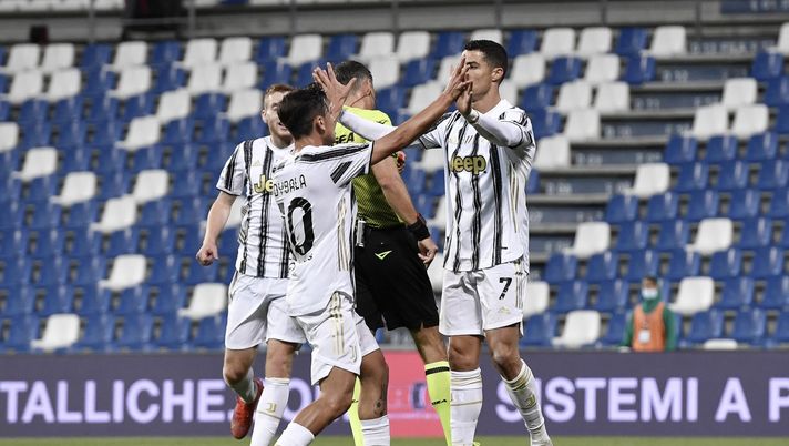 REGGIO NELL'EMILIA, ITALY - MAY 12: Cristiano Ronaldo player of Juventus celebrates 0-2 goal with Paulo Dybala during the Serie A match between US Sassuolo and Juventus at Mapei Stadium - Città del Tricolore on May 12, 2021 in Reggio nell'Emilia, Italy. (Photo by Daniele Badolato - Juventus FC/Juventus FC via Getty Images) REGGIO NELL'EMILIA, ITALY - MAY 12: Cristiano Ronaldo player of Juventus celebrates 0-2 goal with Paulo Dybala during the Serie A match between US Sassuolo and Juventus at Mapei Stadium - Città del Tricolore on May 12, 2021 in Reggio nell'Emilia, Italy. (Photo by Daniele Badolato - Juventus FC/Juventus FC via Getty Images)