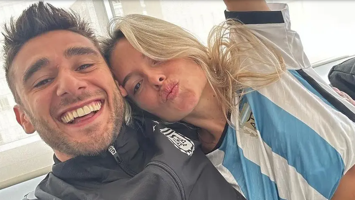 L’ex Atletico Madrid Salvio si ferma per le foto con i tifosi: la fidanzata lo allontana e minaccia tutti L’ex Atletico Madrid Salvio si ferma per le foto con i tifosi: la fidanzata lo allontana e minaccia tutti - immagine 1