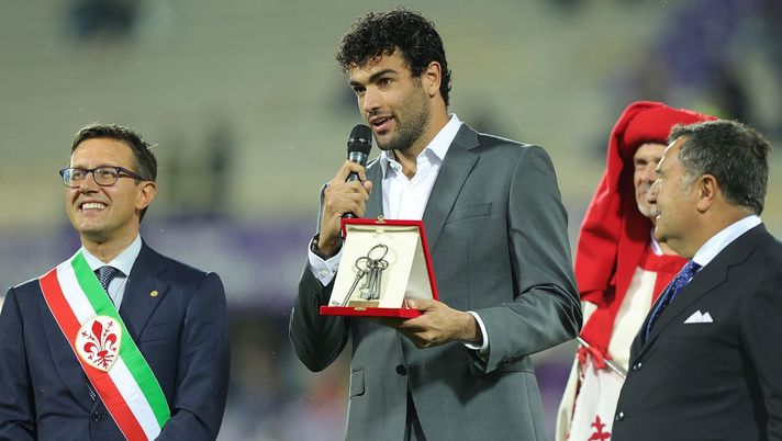 FLORENCE, ITALY - OCTOBER 10: Dario Nardella major of Florence , Mattia Berrettin i and Joe Barore of ACF Fiorfentina during the Serie A match between ACF Fiorentina and SS Lazio at Stadio Artemio Franchi on October 10, 2022 in Florence, Italy. (Photo by Gabriele Maltinti/Getty Images) Berrettini e la Fiorentina: “Poco da sorridere dopo aver preso 4 pere” - immagine 1