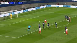VIDEO Lipsia-PSG, sfida tra ex Milan: Donnarumma para un rigore ad André Silva