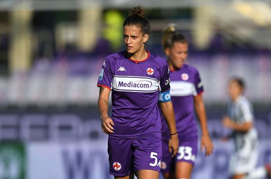 FLORENCE, ITALY - SEPTEMBER 05: Alice Tortelli of ACF Fiorentina women looks on during the Women's Serie A match between ACF Fiorentina and Juventus at Artemio Franchi on September 05, 2021 in Florence, Italy. (Photo by Alessandro Sabattini/Getty Images) FLORENCE, ITALY - SEPTEMBER 05: Alice Tortelli of ACF Fiorentina women looks on during the Women's Serie A match between ACF Fiorentina and Juventus at Artemio Franchi on September 05, 2021 in Florence, Italy. (Photo by Alessandro Sabattini/Getty Images)