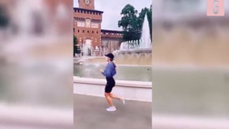 Video – Diletta, breve storia triste: va a correre e si sbuccia il ginocchio
