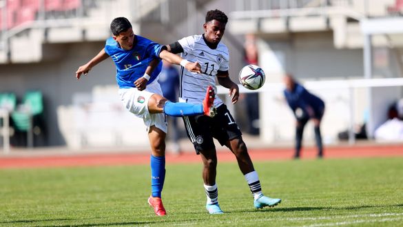 Nicolo Meringolo in campo anche con le giovanili azzurre (Photo by Christof Koepsel/Getty Images for DFB) Un altro giovane per Allegri: “l’argentino” Meringolo decide il derby Under 17- immagine 2