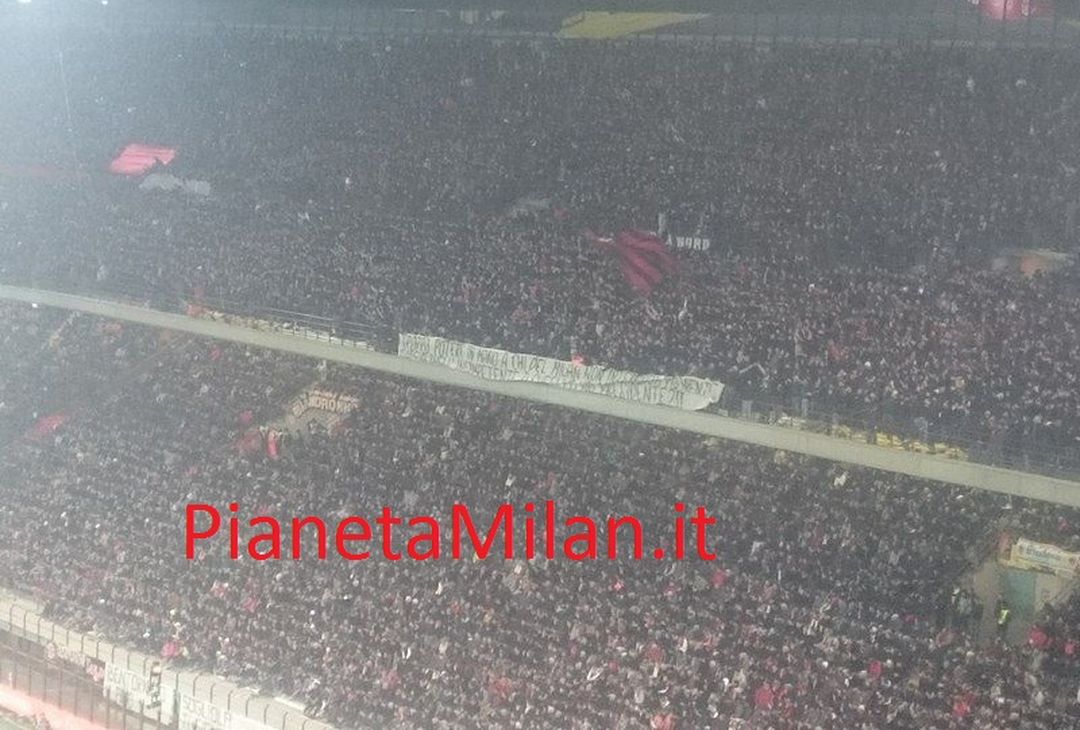  Curva Sud polemica, foto PianetaMilan.it 