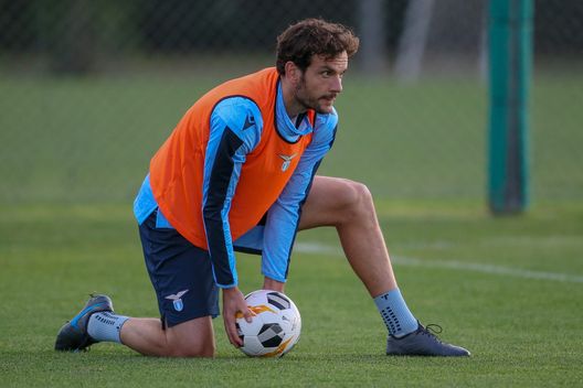 ROME, ITALY - NOVEMBER 06: Marco Parolo of SS Lazio attends a trainning session on November 06, 2019 in Rome, Italy. (Photo by Giampiero Sposito/Getty Images)