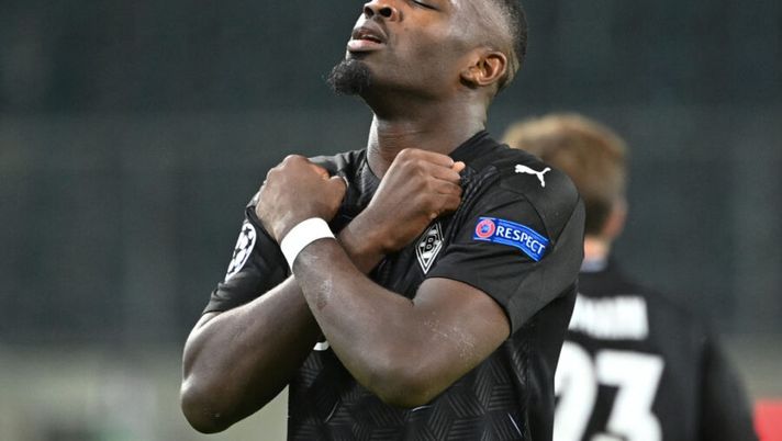 Moenchengladbach's French forward Marcus Thuram celebrates scoring the opening goal during the UEFA Champions League group B football match Borussia Moenchengladbach v Real Madrid in Moenchengladbach, western Germany on October 27, 2020. (Photo by Ina Fassbender / AFP) (Photo by INA FASSBENDER/AFP via Getty Images) Gazzetta: “Inter, summit pronto per Thuram: la strategia tra gennaio e giugno” - immagine 1