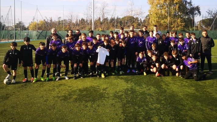Bove, un tuffo nel passato alla Boreale. Mancini e Cristante girano uno spot Bove, un tuffo nel passato alla Boreale. Mancini e Cristante girano uno spot - immagine 1