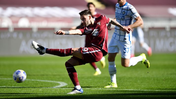 TURIN, ITALY - MARCH 14: Nicola Murru of Torino FC makes a pass during the Serie A match between Torino FC and FC Internazionale at Stadio Olimpico di Torino on March 14, 2021 in Turin, Italy. Sporting stadiums around Italy remain under strict restrictions due to the Coronavirus Pandemic as Government social distancing laws prohibit fans inside venues resulting in games being played behind closed doors. (Photo by Valerio Pennicino/Getty Images) TURIN, ITALY - MARCH 14: Nicola Murru of Torino FC makes a pass during the Serie A match between Torino FC and FC Internazionale at Stadio Olimpico di Torino on March 14, 2021 in Turin, Italy. Sporting stadiums around Italy remain under strict restrictions due to the Coronavirus Pandemic as Government social distancing laws prohibit fans inside venues resulting in games being played behind closed doors. (Photo by Valerio Pennicino/Getty Images)