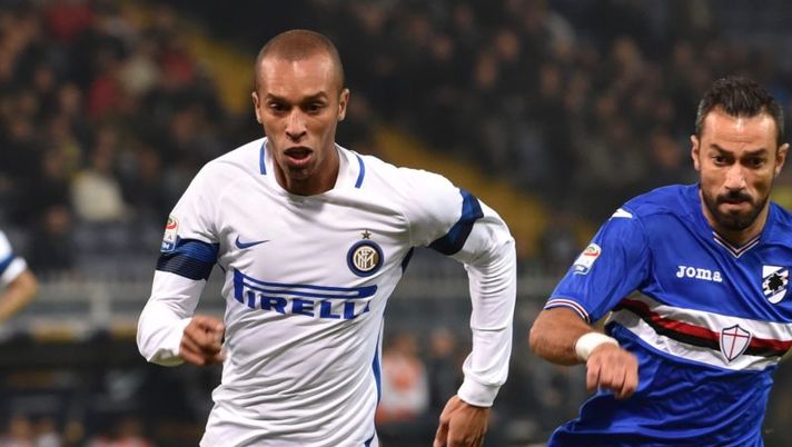 GENOA, ITALY - OCTOBER 30: Fabio Quagliarella (Sampdoria) and Joao Miranda (Internazionale) during the Serie A match between UC Sampdoria and FC Internazionale at Stadio Luigi Ferraris on October 30, 2016 in Genoa, Italy. (Photo by Getty Images/Getty Images) I VOTI CHE VERRANNO – Le previsioni pagelle di Samp-Inter… e due voti svelati - immagine 1