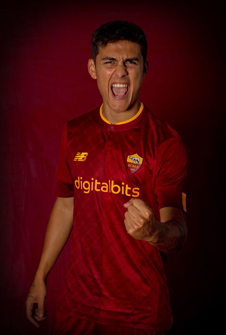 Dybala e la Roma: lo shooting suggestivo con la maglia giallorossa – FOTO GALLERY - immagine 14