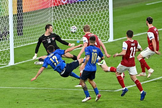 LONDON, ENGLAND - JUNE 26: Matteo Pessina of Italy scores their side's second goal past Daniel Bachmann of Austria during the UEFA Euro 2020 Championship Round of 16 match between Italy and Austria at Wembley Stadium at Wembley Stadium on June 26, 2021 in London, England. (Photo by Justin Tallis - Pool/Getty Images) LONDON, ENGLAND - JUNE 26: Matteo Pessina of Italy scores their side's second goal past Daniel Bachmann of Austria during the UEFA Euro 2020 Championship Round of 16 match between Italy and Austria at Wembley Stadium at Wembley Stadium on June 26, 2021 in London, England. (Photo by Justin Tallis - Pool/Getty Images)