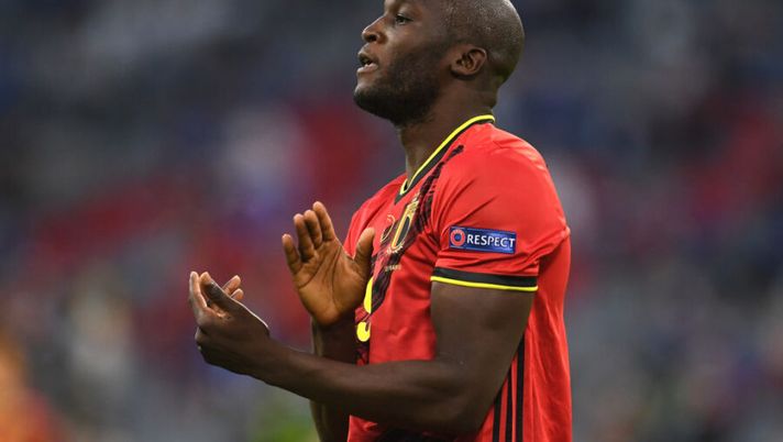 MUNICH, GERMANY - JULY 02: Romelu Lukaku of Belgium reacts during the UEFA Euro 2020 Championship Quarter-final match between Belgium and Italy at Football Arena Munich on July 02, 2021 in Munich, Germany. (Photo by Andreas Geber - Pool/Getty Images) Inter, la Repubblica: “Spunta pure un giocatore da pedina di scambio per Lukaku” - immagine 1