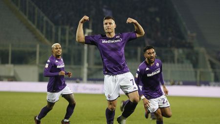 FLORENCE, ITALY - FEBRUARY 01: Luka Jovic of ACF Fiorentina celebrates after scoring a goal during the Coppa Italia Quarter Final matcy between Fiorentina and Torino at Stadio Artemio Franchi on February 1, 2023 in Florence, Italy. (Photo by Gabriele Maltinti/Getty Images)