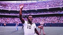 FOTO – La Fiorentina ricorda così Pelé