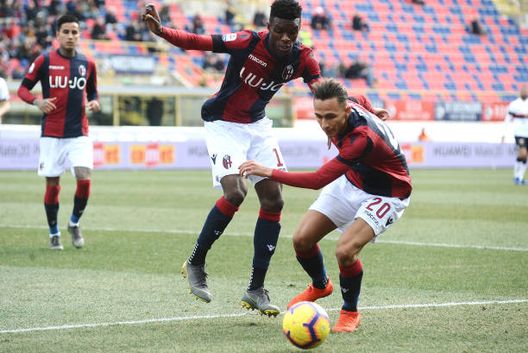  BOLOGNA, ITALY - FEBRUARY 10: Simone Edera of Bologna FC in action during the Serie A match between Bologna FC and Genoa CFC at Stadio Renato Dall'Ara on February 10, 2019 in Bologna, Italy. (Photo by Mario Carlini / Iguana Press/Getty Images) 