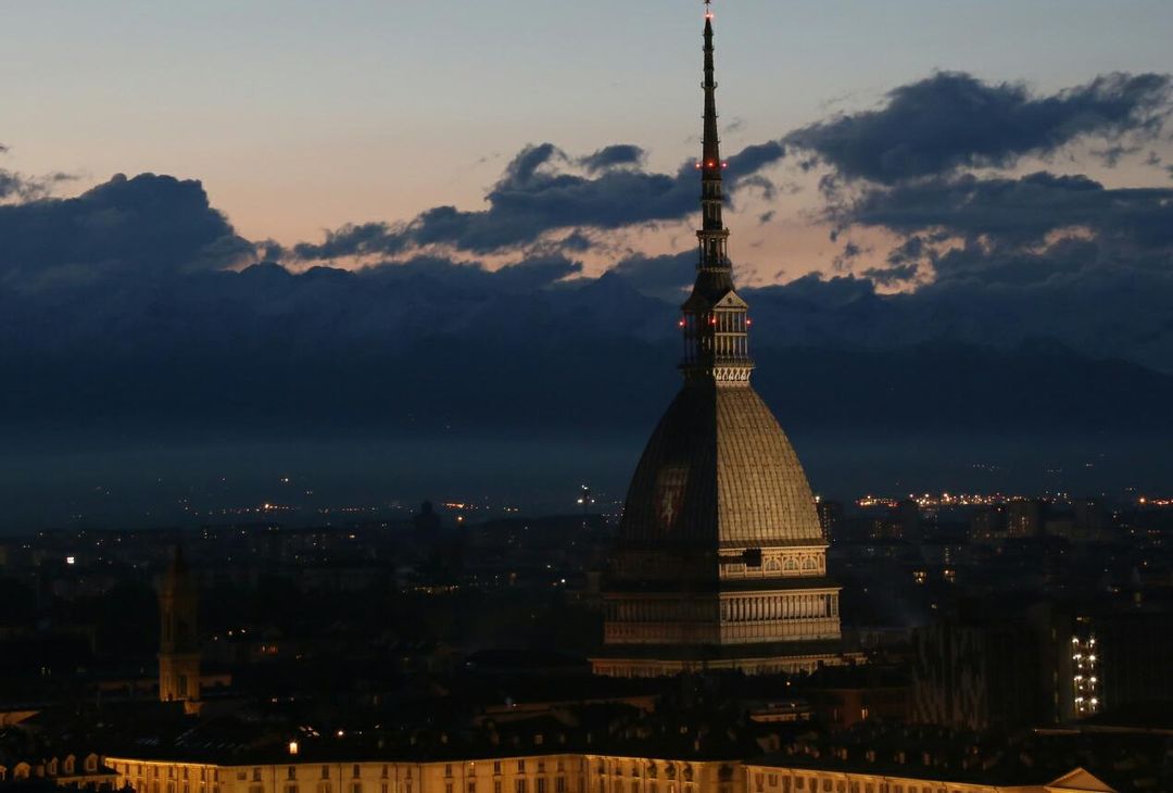 Fotogallery – Un anno dopo, la Mole ha lo stemma del Torino - immagine 2