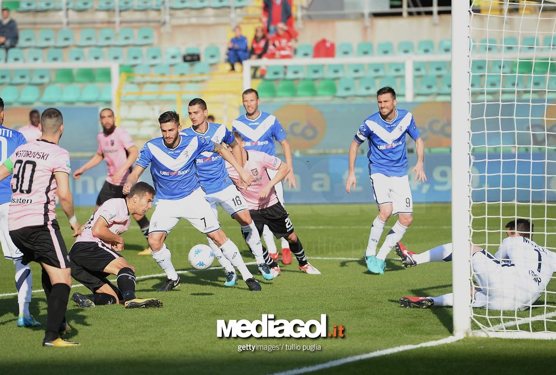  PALERMO, ITALY - JANUARY 27: Ivaylo Chochev of Palermo scores the opening goal during the Serie B match between US Citta di Palermo and Brescia Calcio on January 27, 2018 in Palermo, Italy.  (Photo by Tullio M. Puglia/Getty Images) 