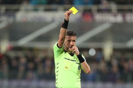 FLORENCE, ITALY - JANUARY 25: Daniele Orsato referee during the Serie A match between ACF Fiorentina and Genoa CFC at Stadio Artemio Franchi on January 25, 2020 in Florence, Italy. (Photo by Gabriele Maltinti/Getty Images) FLORENCE, ITALY - JANUARY 25: Daniele Orsato referee during the Serie A match between ACF Fiorentina and Genoa CFC at Stadio Artemio Franchi on January 25, 2020 in Florence, Italy. (Photo by Gabriele Maltinti/Getty Images)
