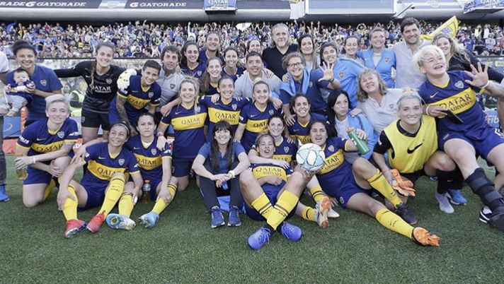 L'esultanza delle ragazze del Boca dopo aver travolto il River nel primo Superclásico da professioniste L'esultanza delle ragazze del Boca dopo aver travolto il River nel primo Superclásico da professioniste