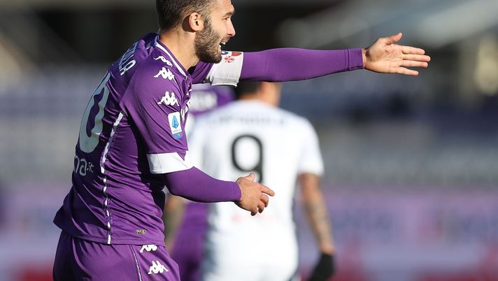 FLORENCE, ITALY - NOVEMBER 22: German Pezzella of ACF Fiorentina reacts during the Serie A match between ACF Fiorentina and Benevento Calcio at Stadio Artemio Franchi on November 22, 2020 in Florence, Italy. (Photo by Gabriele Maltinti/Getty Images) 