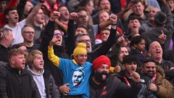 North West derby, arti marziali e incappucciati: tutte le “presenze” della sfida di Manchester…