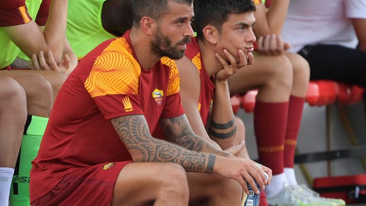 Spinazzola scivola e scherza: “Sono quasi al 100%”. Abraham e Dybala se la ridono - immagine 1