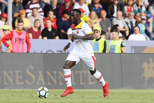  BENEVENTO, ITALY - MAY 12: Bacary Sagna of Benevento Calcio in action during the serie A match between Benevento Calcio and Genoa CFC at Stadio Ciro Vigorito on May 12, 2018 in Benevento, Italy. (Photo by Francesco Pecoraro/Getty Images) 