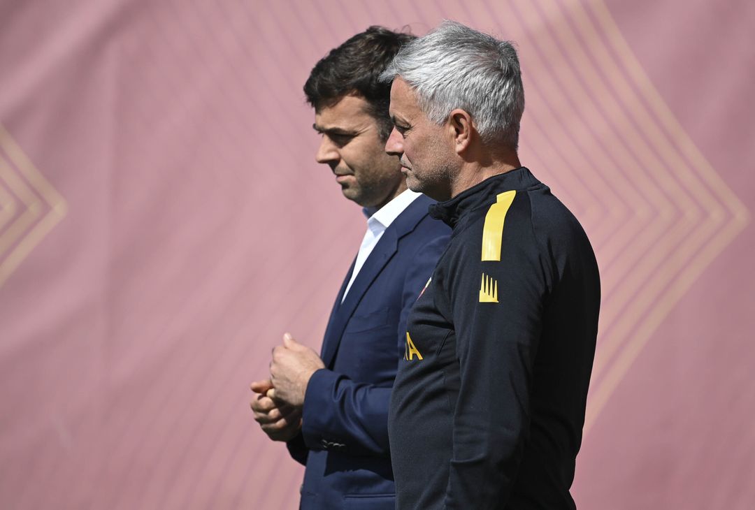 La Roma corre in vista del Torino sotto gli occhi di Pinto e Mourinho – FOTO GALLERY- immagine 1