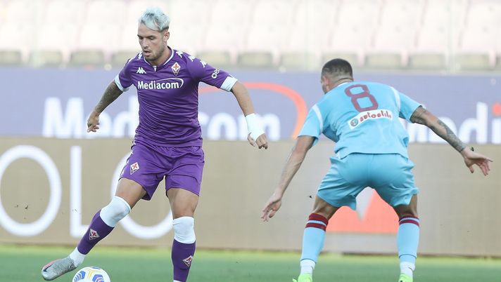 FLORENCE, ITALY - SEPTEMBER 12: Pol Lirola of ACF Fiorentina in action at Artemio Franchi on September 12, 2020 in Florence, Italy.  (Photo by Gabriele Maltinti/Getty Images) 