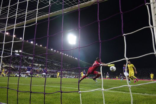FLORENCE, ITALY - OCTOBER 22: Henrikh Mkhitaryan of FC Internazionale scores the goal during the Serie A match between ACF Fiorentina and FC Internazionale at Stadio Artemio Franchi on October 22, 2022 in Florence, Italy. (Photo by Mattia Ozbot - Inter/Inter via Getty Images) Sandrelli: “Venuti e Valeri sono di un’altra categoria…”- immagine 2