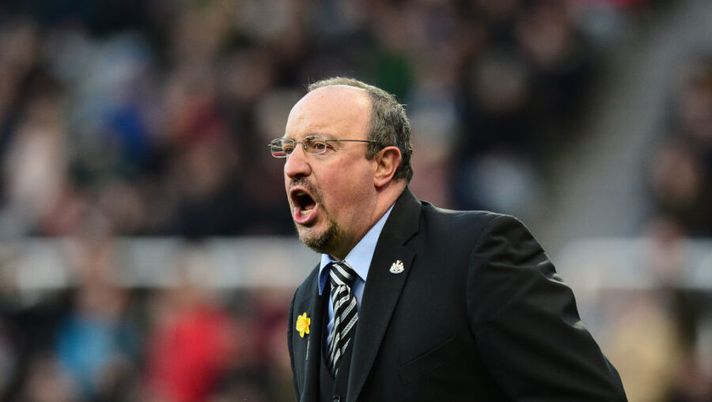 NEWCASTLE UPON TYNE, ENGLAND - MARCH 09: Rafa Benitez, manager of Newcastle United gestures from the touch line during the Premier League match between Newcastle United and Everton FC at St. James Park on March 9, 2019 in Newcastle upon Tyne, United Kingdom. (Photo by Mark Runnacles/Getty Images) Benitez: “Torno al Napoli? La verità è questa, sto aspettando e voglio ancora vincere” - immagine 1