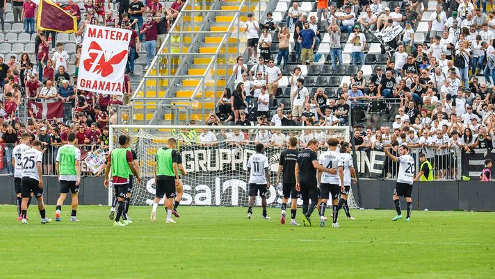 LA SPEZIA, ITALY - MAY 27: Spezia Calcio show their dejection during the Serie A match between Spezia Calcio and Torino FC at Stadio Alberto Picco on May 27, 2023 in La Spezia, Italy. (Photo by Gabriele Maltinti/Getty Images) Spezia, Semplici terreo: “Siamo spariti dal campo, adesso a Roma una finale…” - immagine 1