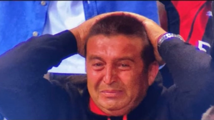 Claudio, tifoso del Milan in lacrime ad Anfield  