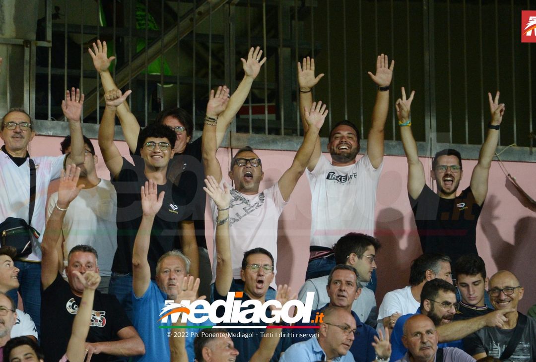 FOTOTIFO, Palermo-Ascoli 2-3: i tifosi allo stadio “Renzo Barbera” (Gallery) - immagine 80