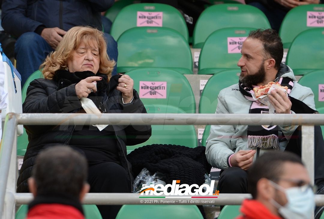 FOTO, i tifosi allo stadio per Palermo – Bari 0-0 (Gallery) - immagine 27