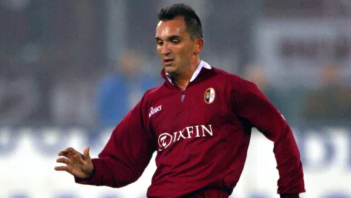 TURIN - NOVEMBER 2:  Marco Ferrante of Torino in action during the Serie A match between Torino and Brescia, played at the Stadio Delle Alpi, Turin, Italy on November 2, 2002.  (Photo by Grazia Neri/Getty Images)