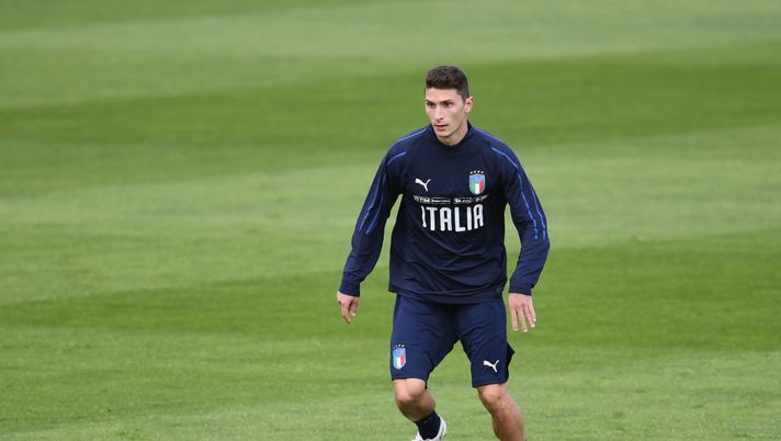 FLORENCE, ITALY - APRIL 29:  Mattia Caldara of Italy in action during a Italy training session at Centro Tecnico Federale di Coverciano on April 29, 2019 in Florence, Italy.  (Photo by Claudio Villa/Getty Images) 