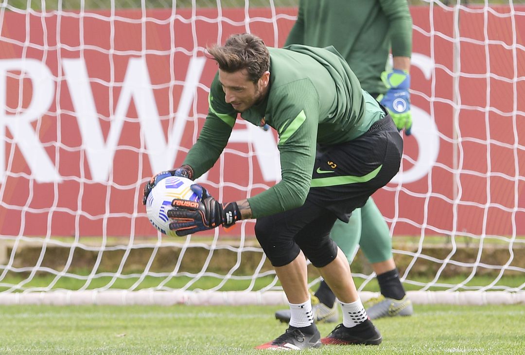  esclusiva AS Roma
Foto Luciano Rossi/AS Roma/ LaPresse
23/10/2020 Roma ( Italia)
Sport Calcio
Allenamento 
Trigoria Roma 
Nella foto: Antonio Mirante

AS Roma exclusive
Photo  Luciano Rossi/ AS Roma/ LaPresse
23/10/2020 Rome Italy
Sport Soccer
Training
Trigoria Rome
In the pic: Antonio Mirante 