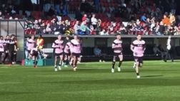 VIDEO Sudtirol-Palermo, rosanero in campo: i tifosi al “Druso” li accolgono così