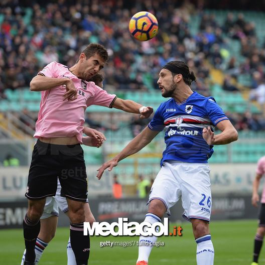 PALERMO, ITALY - FEBRUARY 26: Sinisa Andelkovic (L) of Palermo competes for the ball with Matias Silvestre of Sampdoria during the Serie A match between US Citta di Palermo and UC Sampdoria at Stadio Renzo Barbera on February 26, 2017 in Palermo, Italy. (Photo by Getty Images/Getty Images) Palermo