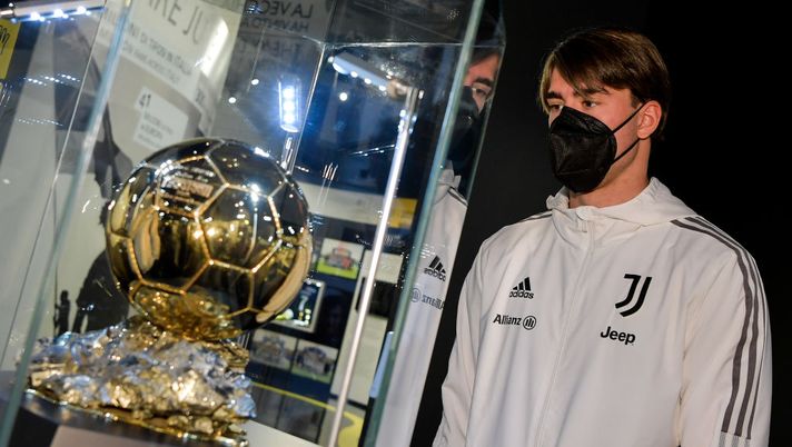 TURIN, ITALY - FEBRUARY 03: Dusan Vlahovic of Juventus at Jmuseum on February 3, 2022 in Turin, Italy. (Photo by Daniele Badolato - Juventus FC/Juventus FC via Getty Images) IL DERBY DI INSTAGRAM – Vlahovic Vs Simeone, sfida a colpi di like! - immagine 1